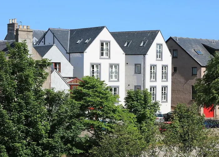 Riverbank Apartments